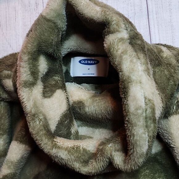 Old Navy toddler wide neck sweater 4t. - Picture 2 of 4